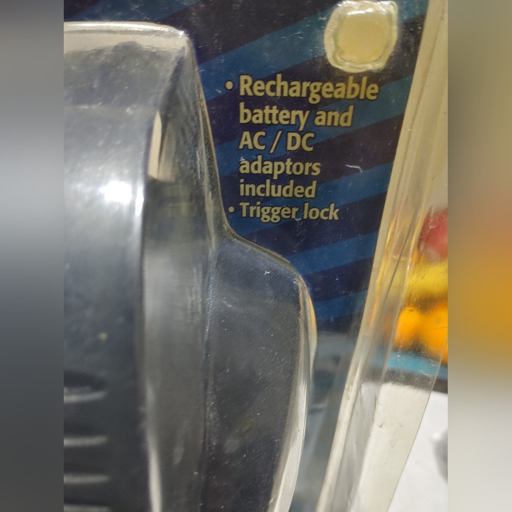 Rechargeable Spotlight, Unopened - Picture 4 of 4